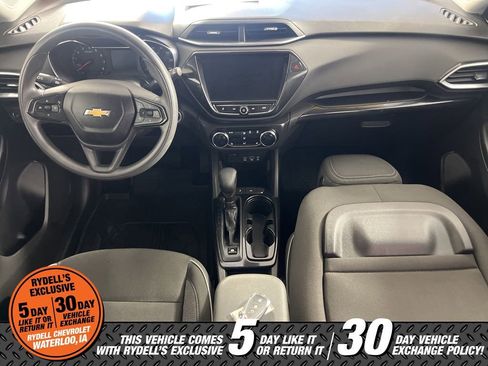Certified 2022 Chevrolet TrailBlazer LT w/ Convenience Package FWD image 21