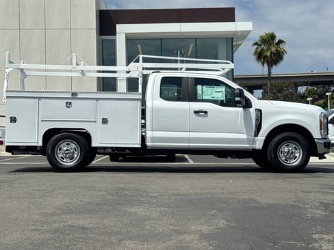 New 2026 Ford F250 XL w/ XL Chrome Package RWD image 2