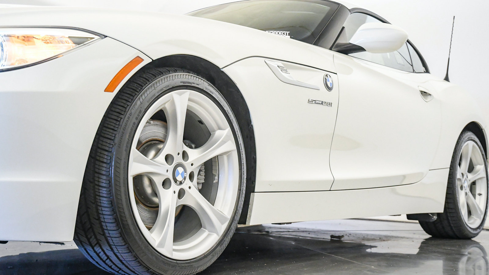 Used 2016 BMW Z4 sDrive28i RWD image 10