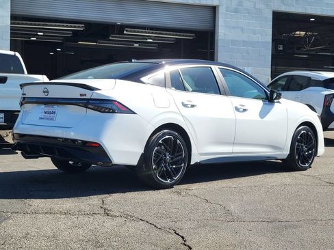 New 2026 Nissan Sentra SR w/ Floor Mat Package FWD image 2
