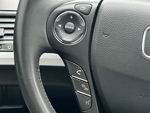 Used 2015 Honda Crosstour EX-L image 16