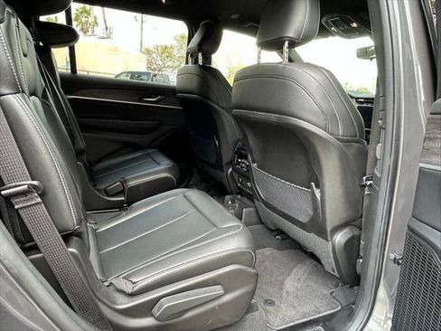 Certified 2024 Jeep Grand Cherokee L Limited image 39