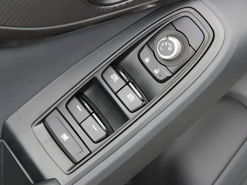 Used 2023 Subaru Crosstrek 2.0i Premium w/ Special Edition image 17