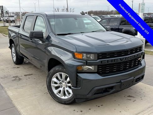 Used 2020 Chevrolet Silverado 1500 Custom w/ Custom Value Package image 4
