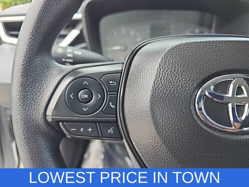 Used 2025 Toyota Corolla LE FWD image 16