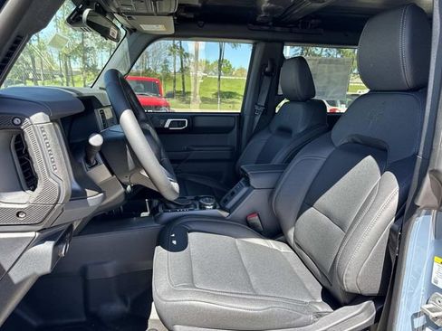 New 2025 Ford Bronco Badlands w/ Sasquatch Package AWD/4WD image 19