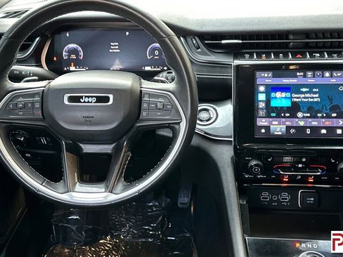 Used 2022 Jeep Grand Cherokee L Laredo image 18