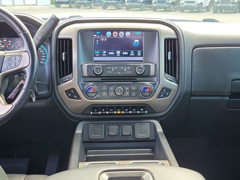 Used 2019 GMC Sierra 2500 Denali w/ Duramax Plus Package AWD/4WD image 18