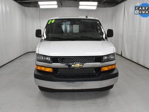 Used 2024 Chevrolet Express 2500 w/ Driver Convenience Package image 4
