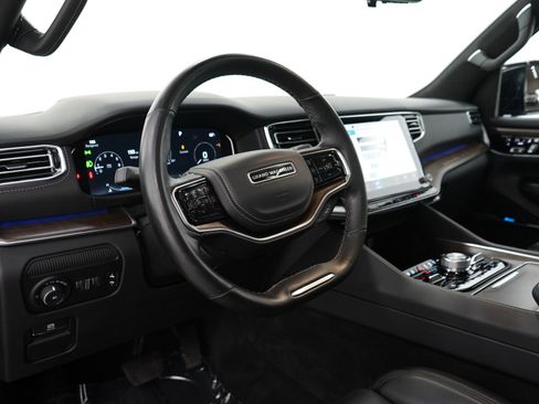 Used 2022 Jeep Grand Wagoneer Series II AWD/4WD image 27