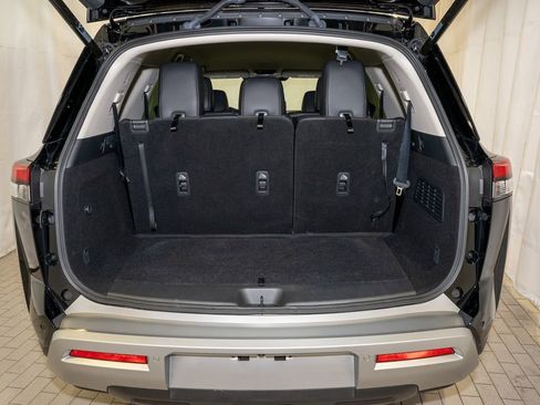 Certified 2024 Nissan Pathfinder SL image 6