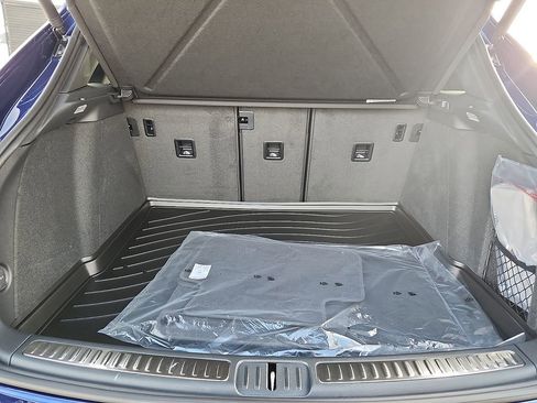 New 2026 Porsche Macan S image 24