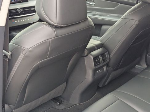 Used 2025 Nissan Murano SV image 26