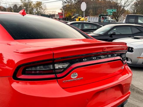 Used 2016 Dodge Charger R/T w/ Plus Group image 38