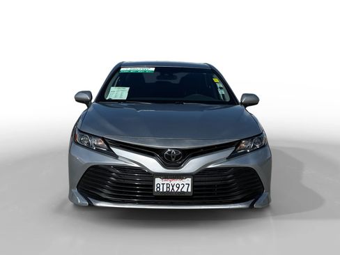 Used 2019 Toyota Camry LE FWD image 8