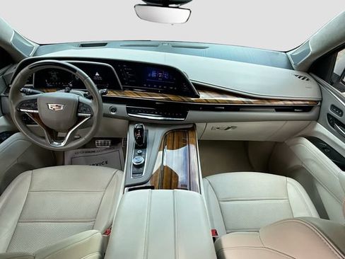 Used 2024 Cadillac Escalade Sport Platinum w/ LPO, ONYX Package AWD/4WD image 13