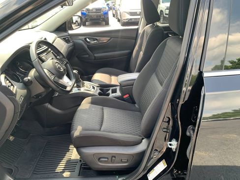 Used 2020 Nissan Rogue SV FWD image 16