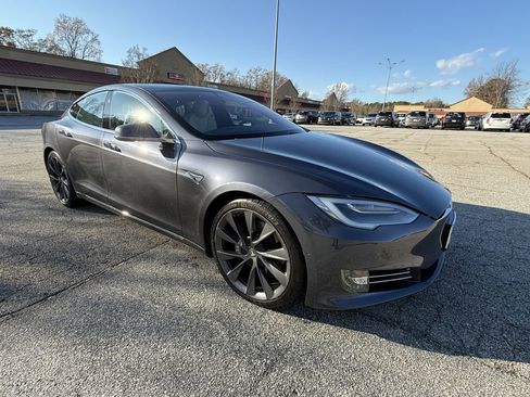 Used 2020 Tesla Model S Long Range Plus image 1