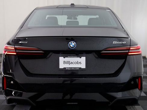 New 2026 BMW 550e xDrive w/ Premium Package image 16