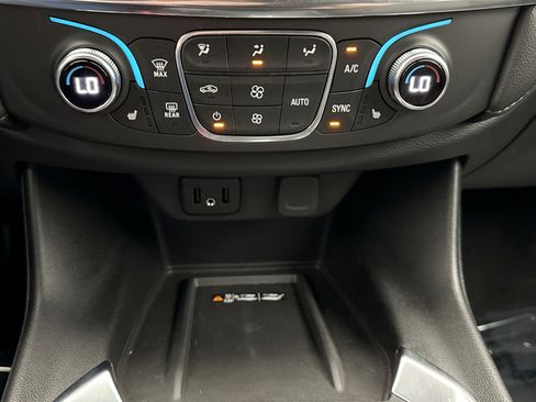 Used 2023 Chevrolet Traverse LT w/ LPO, Floor Liner Package AWD/4WD image 15