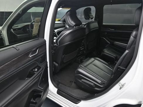 Used 2021 Jeep Grand Cherokee L Overland w/ Advanced Protech Group III AWD/4WD image 39