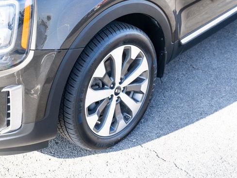 Used 2021 Kia Telluride EX w/ EX Premium Package image 9