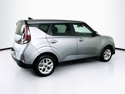 Used 2025 Kia Soul LX w/ LX Technology Package image 10