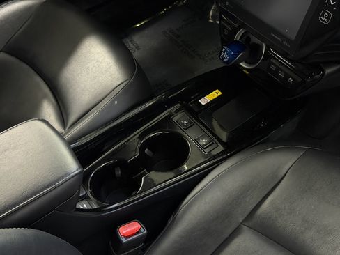 Used 2020 Toyota Prius Prime XLE FWD image 22