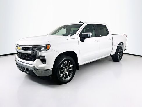 Used 2023 Chevrolet Silverado 1500 LT AWD/4WD image 3