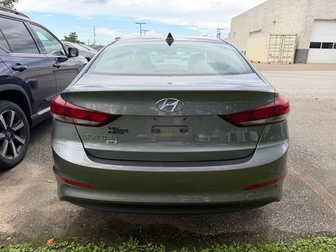 Used 2017 Hyundai Elantra SE w/ Cargo Package FWD image 4
