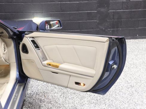 Used 2005 Cadillac XLR RWD image 36