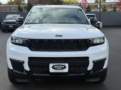 Used 2025 Jeep Grand Cherokee L Limited w/ Black Appearance Package AWD/4WD image 10