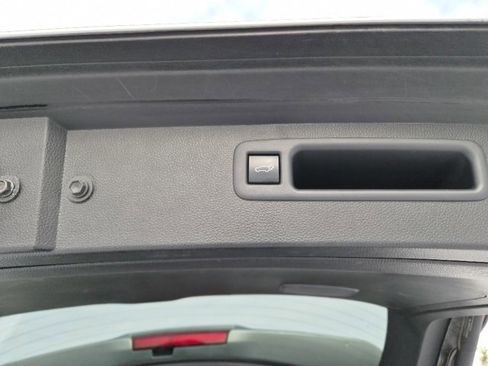 Used 2020 Toyota Highlander Platinum image 11