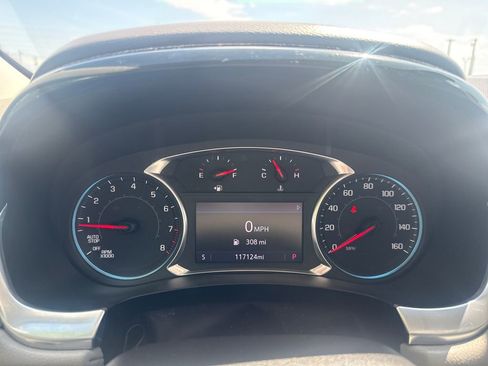 Used 2020 Chevrolet Traverse LT w/ LPO, 'HIT The Road' Package AWD/4WD image 15
