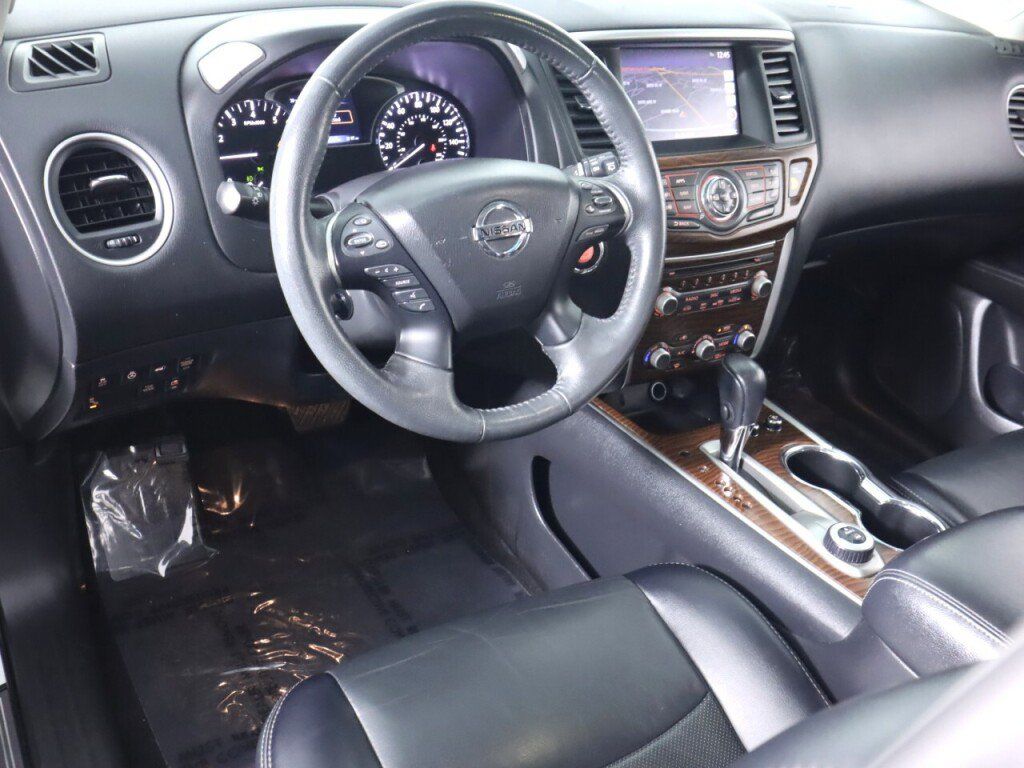 Used 2017 Nissan Pathfinder Platinum AWD/4WD image 9