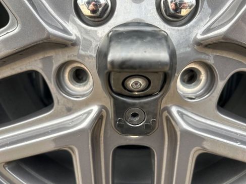 Used 2024 Jeep Wrangler Sport S image 8