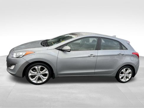 Used 2014 Hyundai Elantra GT w/ Option Group 02 FWD image 2