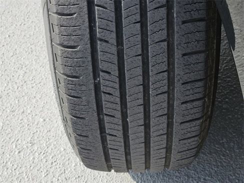 Used 2021 Chevrolet Equinox LT image 11