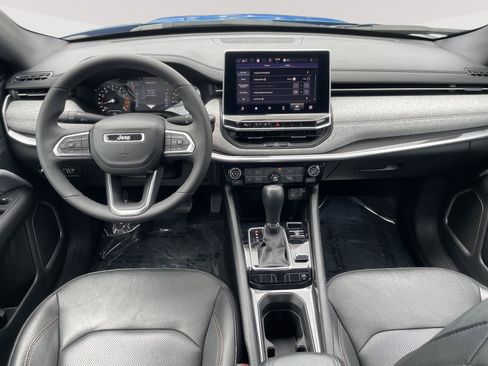 Used 2023 Jeep Compass Latitude AWD/4WD image 5