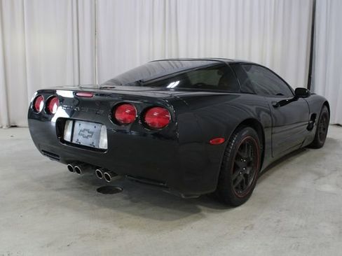 Used 2000 Chevrolet Corvette Coupe w/ Memory Pkg RWD image 21