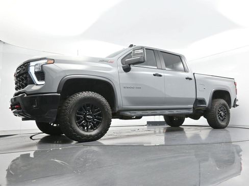 Used 2025 Chevrolet Silverado 2500 ZR2 w/ Technology Package AWD/4WD image 49