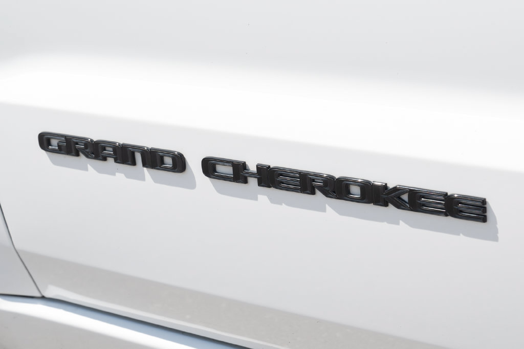 Used 2021 Jeep Grand Cherokee Laredo X RWD image 13