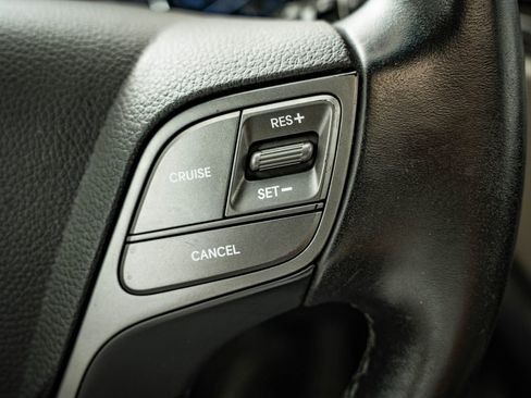 Used 2017 Hyundai Santa Fe Limited image 32