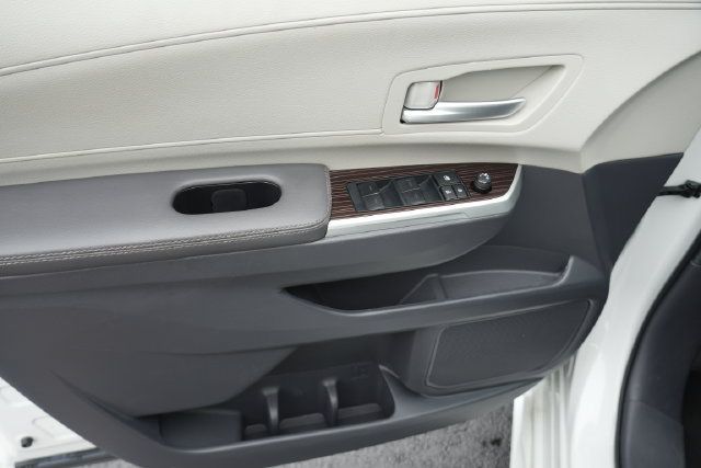 Used 2024 Toyota Sienna XLE FWD image 27