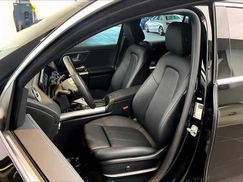 Used 2025 Mercedes-Benz GLA 250 image 9