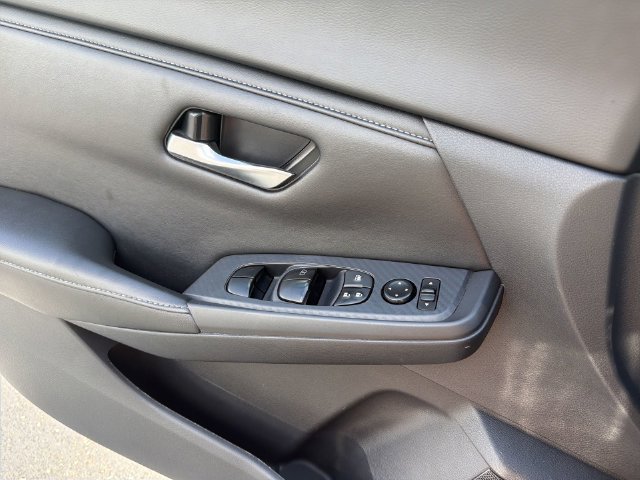 Used 2024 Nissan Sentra SV FWD image 21