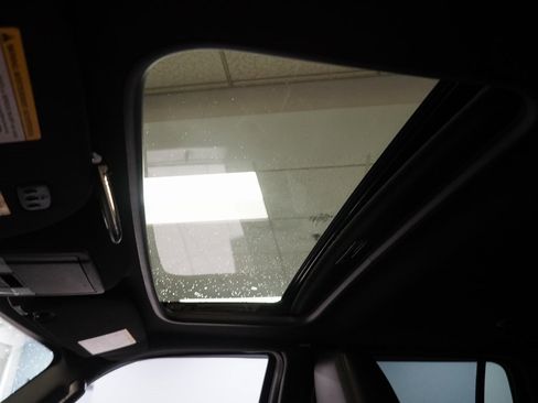 Used 2015 Lincoln Navigator 4WD image 3