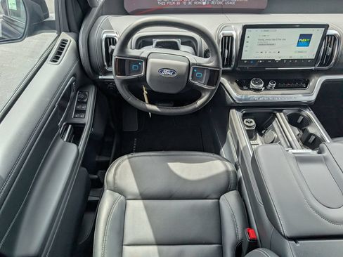 New 2027 Ford Expedition Platinum w/ Stealth Performance Package AWD/4WD image 8