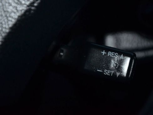 Used 2005 Lexus SC 430 Convertible w/ Preferred Accessory Pkg image 34