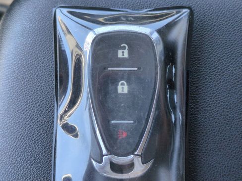 Used 2023 Chevrolet Equinox LS AWD/4WD image 34
